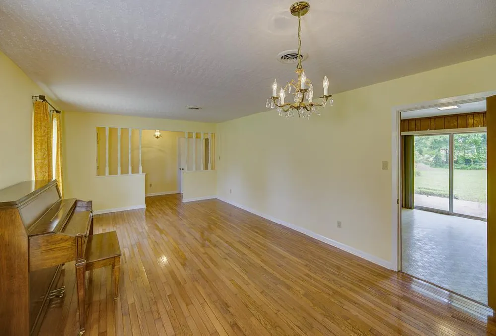 509 Inglewood Dr, Vicksburg, MS 39180