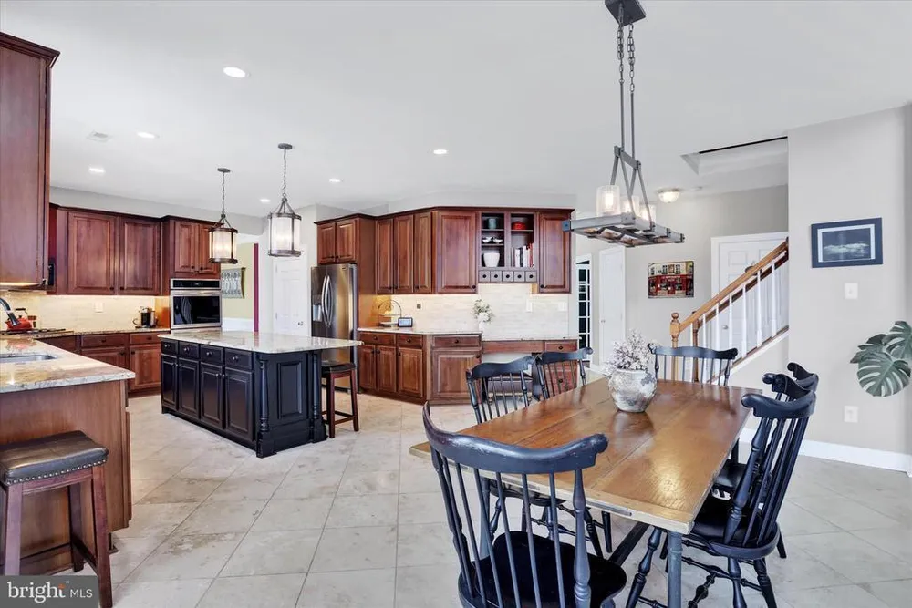 1283 Clearview Dr, Yardley, PA 19067