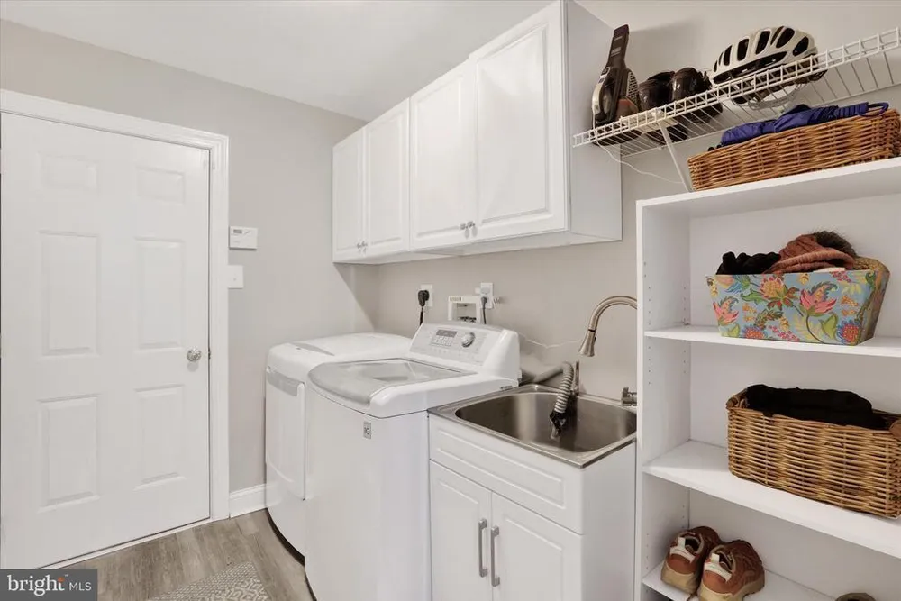 1283 Clearview Dr, Yardley, PA 19067