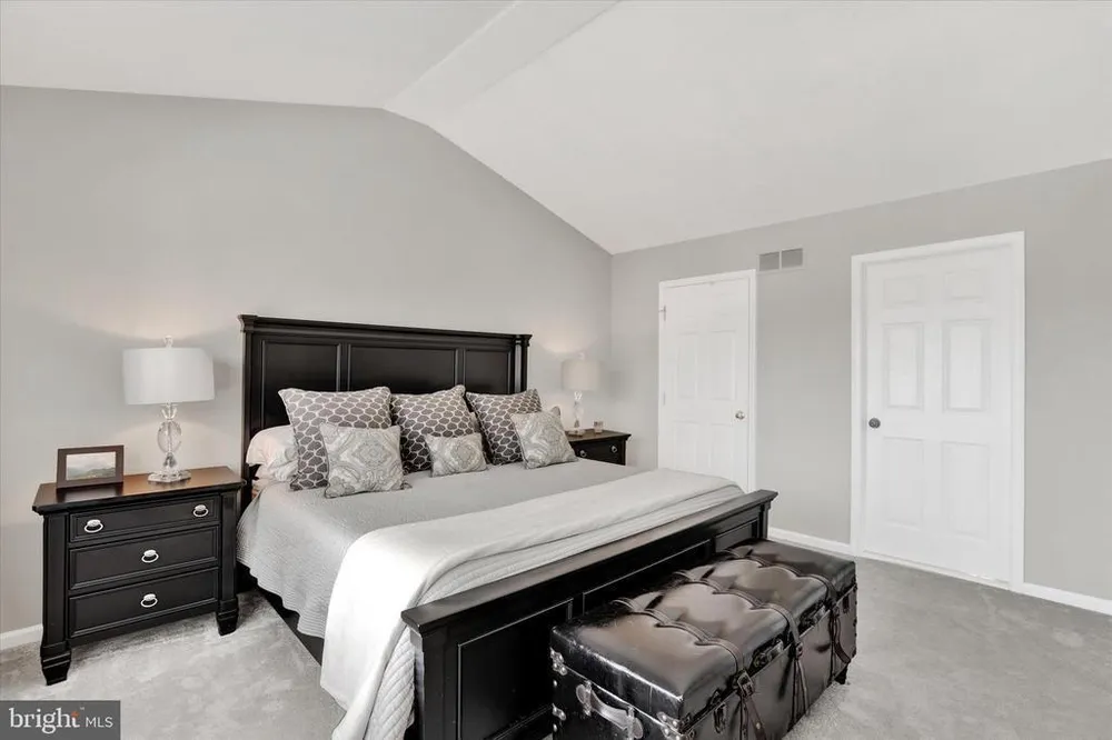 1283 Clearview Dr, Yardley, PA 19067