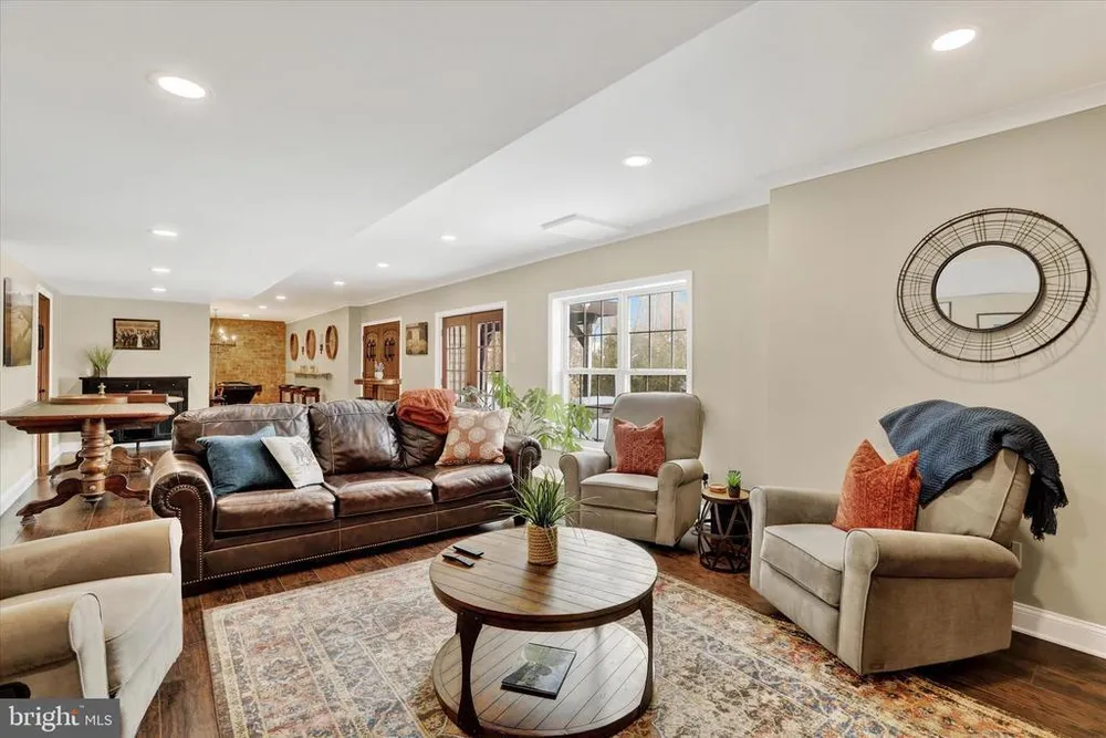 1283 Clearview Dr, Yardley, PA 19067