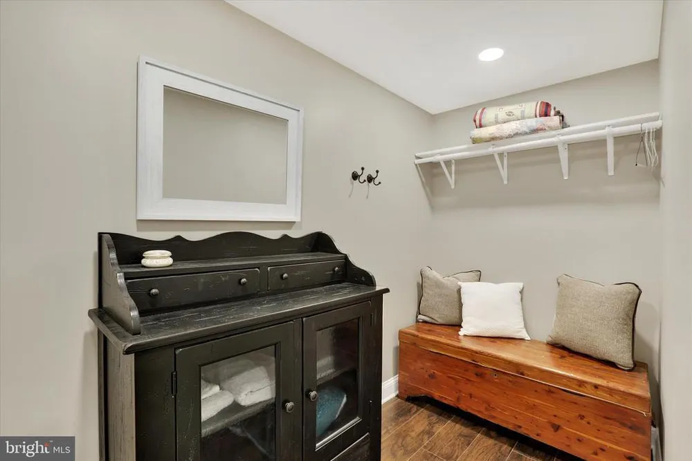 1283 Clearview Dr, Yardley, PA 19067