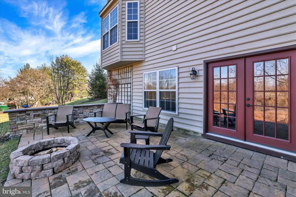 1283 Clearview Dr, Yardley, PA 19067