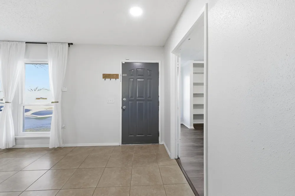 5914 Freemans Farm St, San Antonio, TX 78233