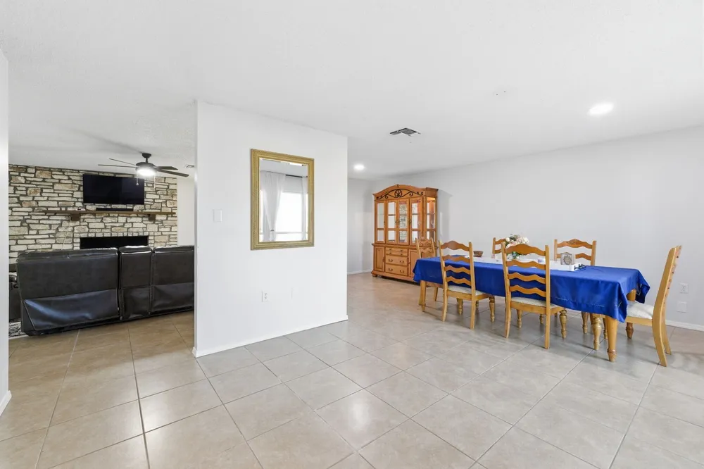 5914 Freemans Farm St, San Antonio, TX 78233