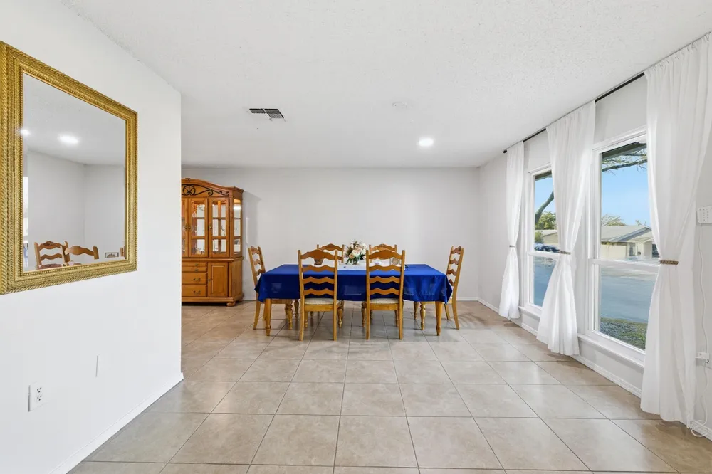 5914 Freemans Farm St, San Antonio, TX 78233