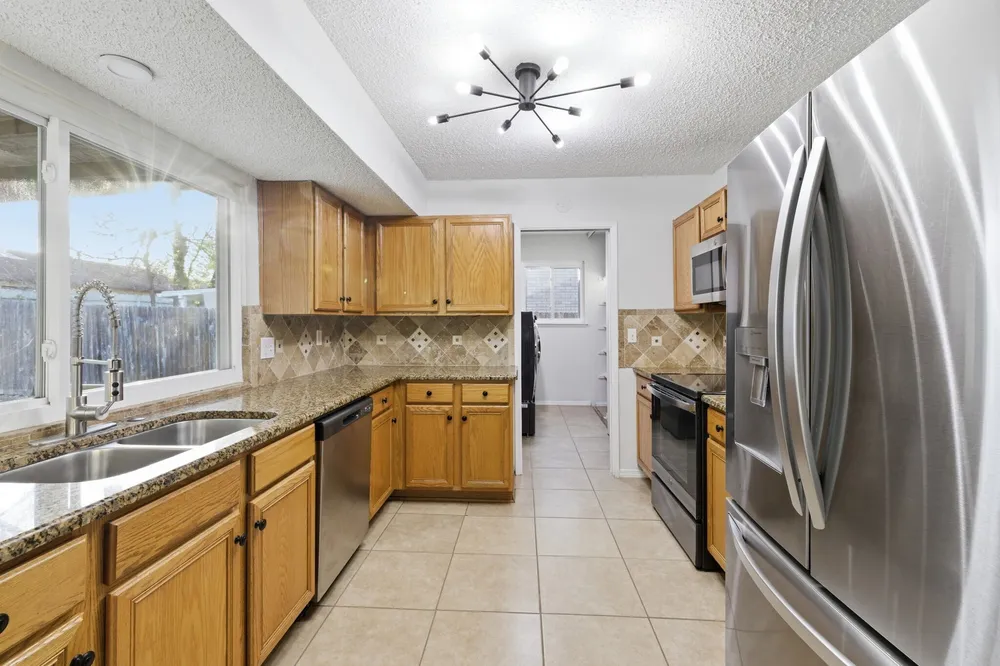 5914 Freemans Farm St, San Antonio, TX 78233