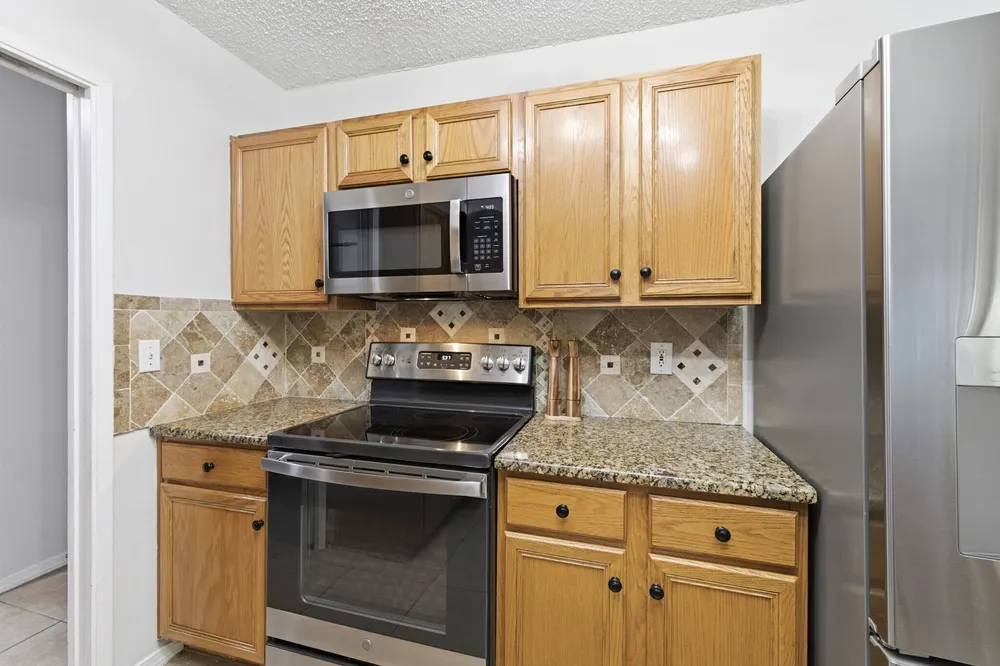 5914 Freemans Farm St, San Antonio, TX 78233