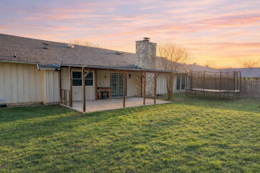 5914 Freemans Farm St, San Antonio, TX 78233