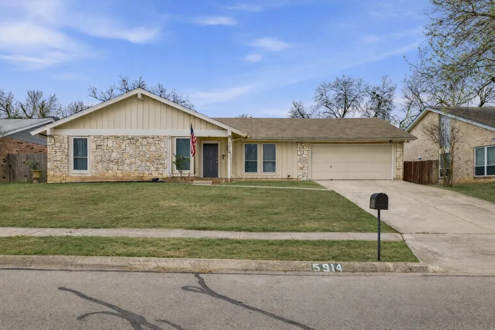 5914 Freemans Farm St, San Antonio, TX 78233