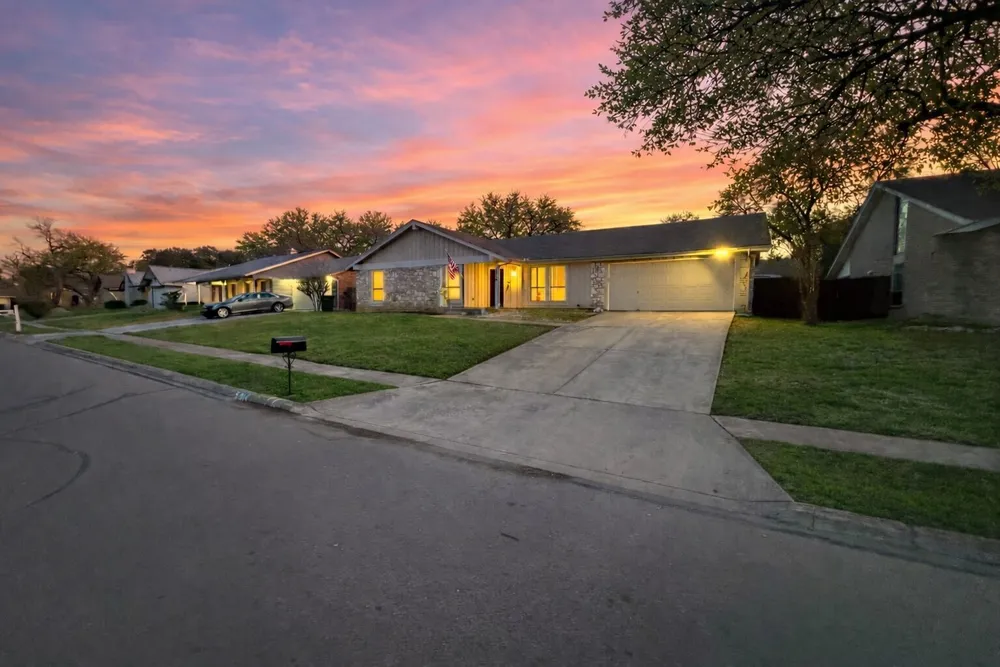 5914 Freemans Farm St, San Antonio, TX 78233