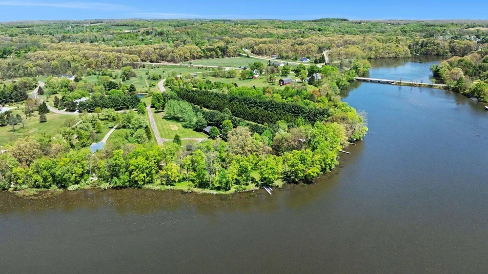 3450 SNOW FARM DR, Allegan, MI 49010