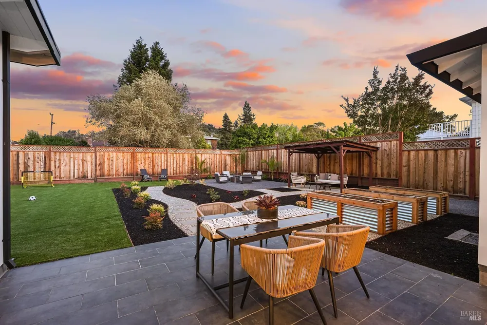 211 Mirada Ave, San Rafael, CA 94903