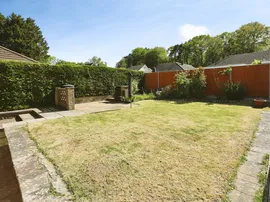 Tudor Gardens, Hedge End, Southampton thumb 2