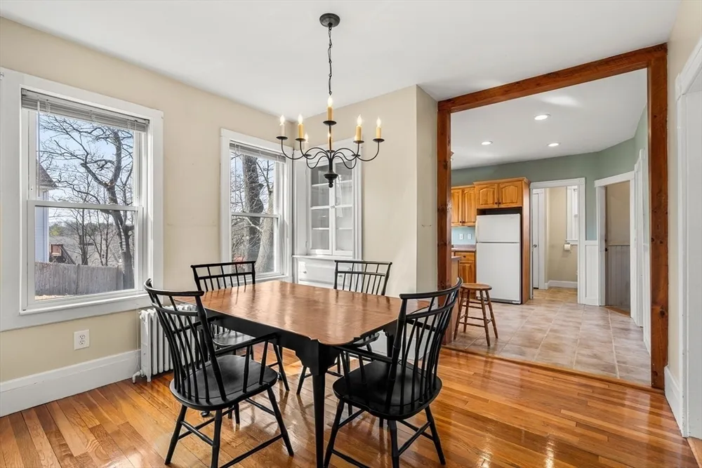 41 Highland Ave, Chelmsford, MA 01863