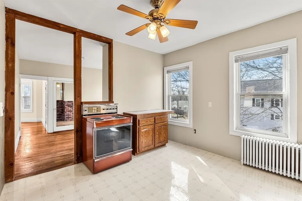 41 Highland Ave, Chelmsford, MA 01863