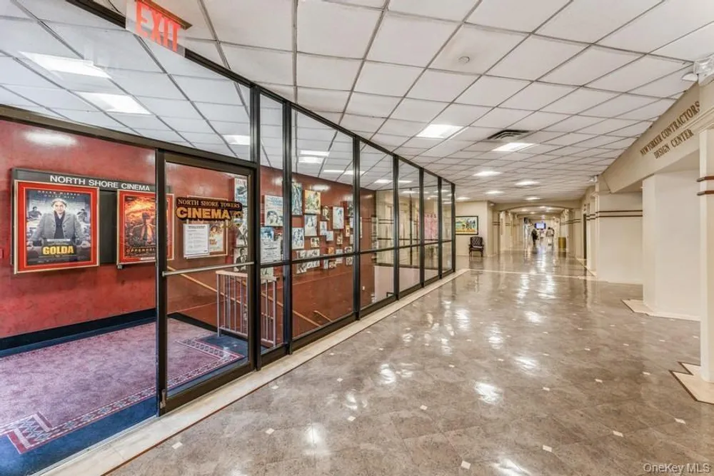 27110 Grand Central Pkwy, Floral Park, NY 11005