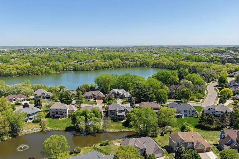 10145 Powers Lake Trail, Woodbury, MN 55129