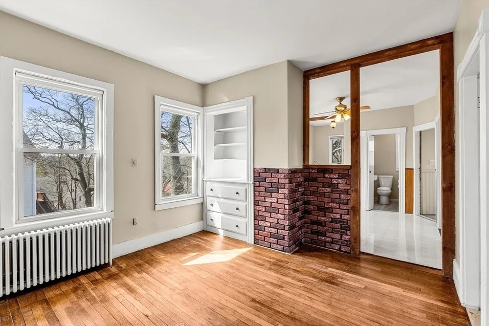 41 Highland Ave, Chelmsford, MA 01863