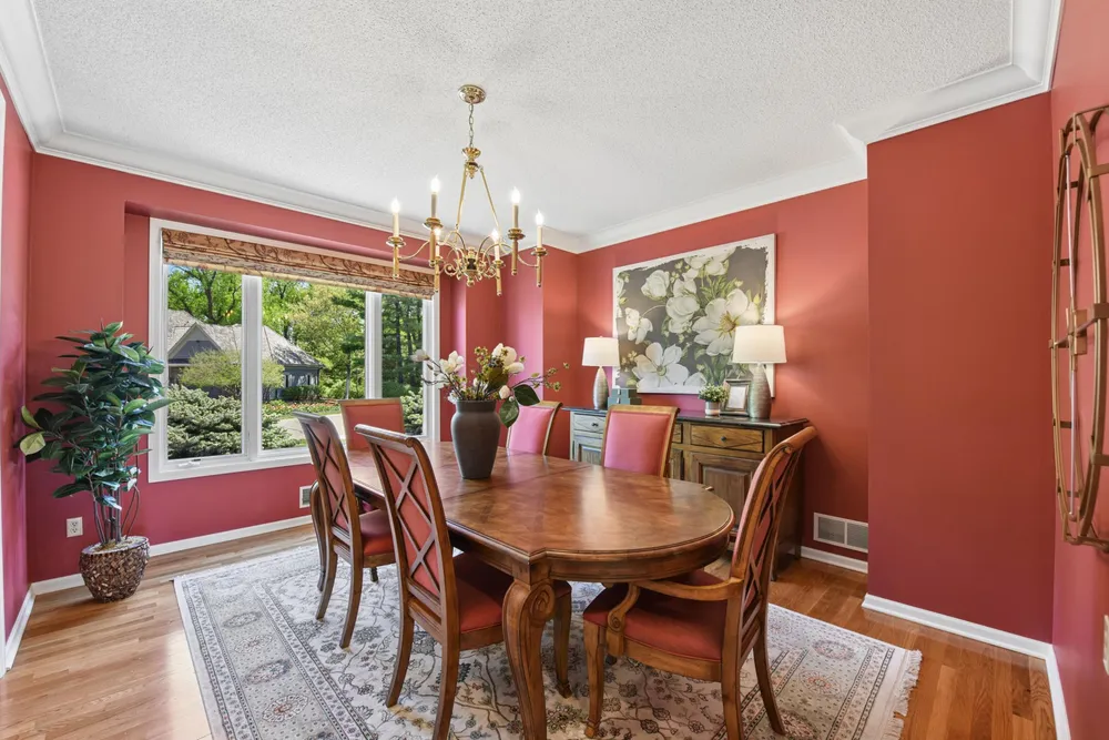 10145 Powers Lake Trail, Woodbury, MN 55129