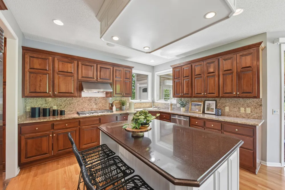 10145 Powers Lake Trail, Woodbury, MN 55129