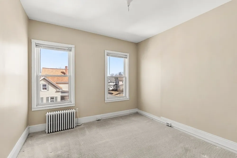 41 Highland Ave, Chelmsford, MA 01863