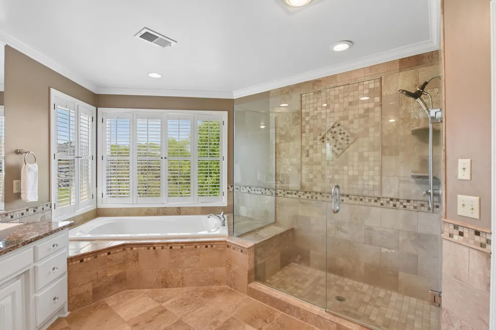 10145 Powers Lake Trail, Woodbury, MN 55129