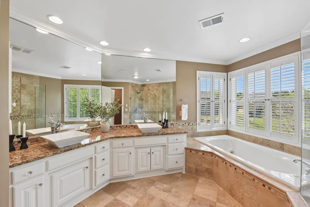 10145 Powers Lake Trail, Woodbury, MN 55129