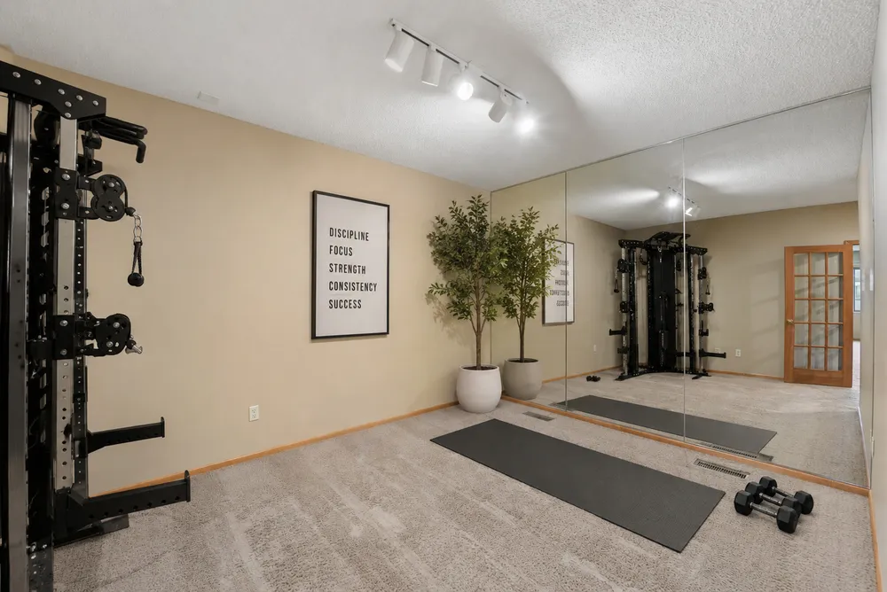 10145 Powers Lake Trail, Woodbury, MN 55129