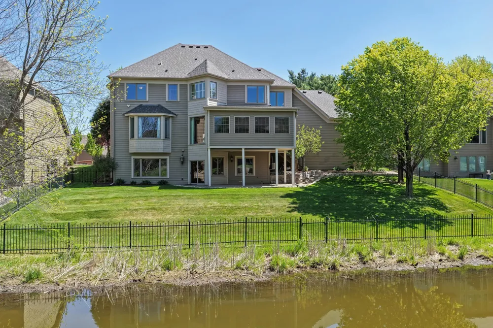 10145 Powers Lake Trail, Woodbury, MN 55129