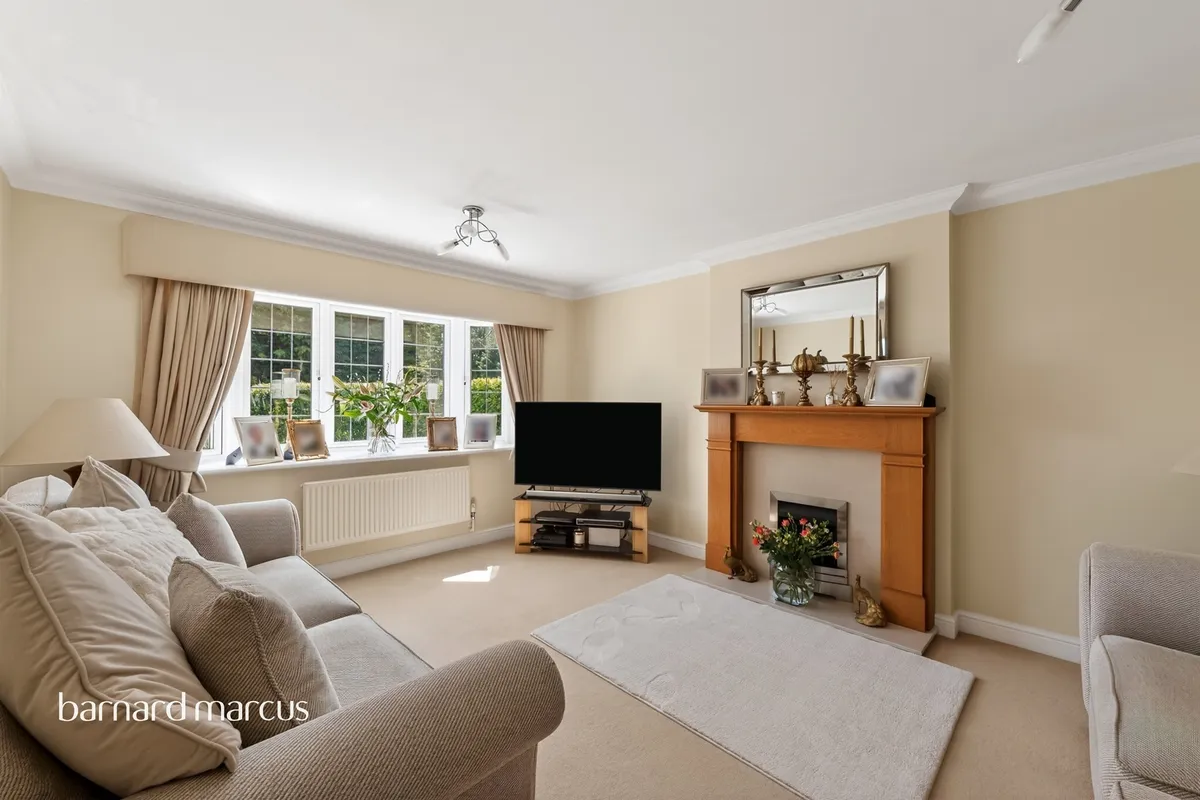Bowen Way, Coulsdon