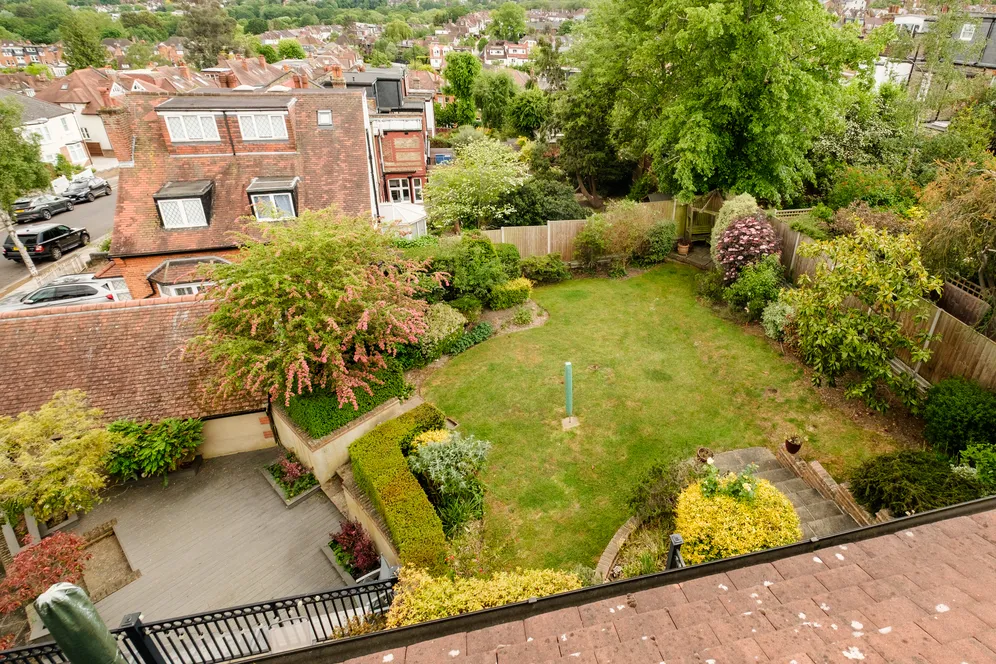 Linden Road, London, N10 photo 45