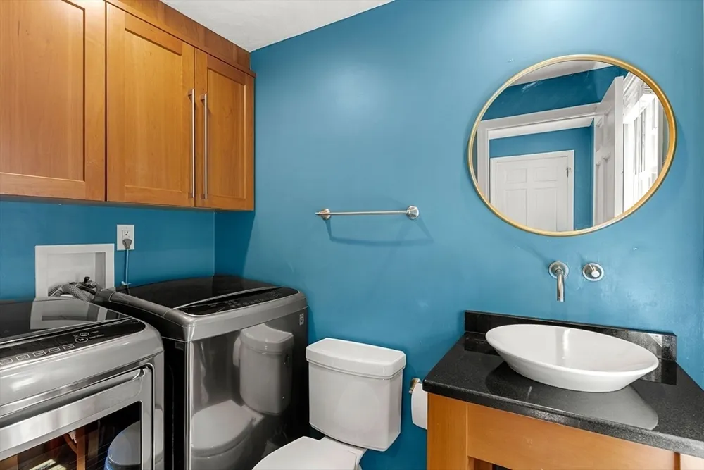 19 Pierce Ave, Westford, MA 01886
