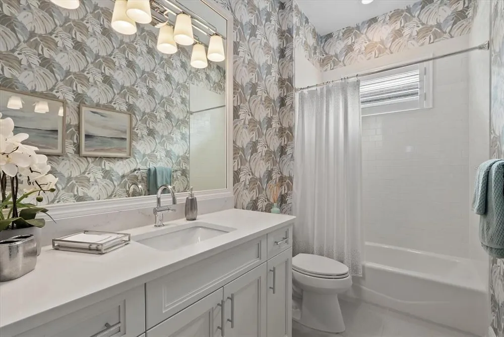 6353 Isla Del Ray Ave, Sarasota, FL 34240