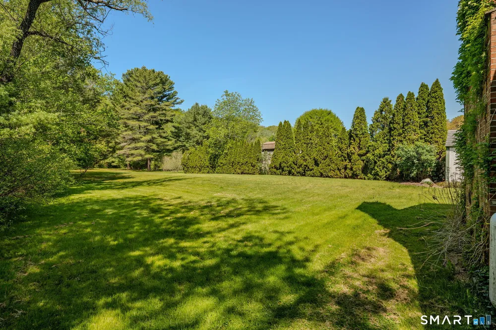 28 Church Ln, East Lyme, CT 06333