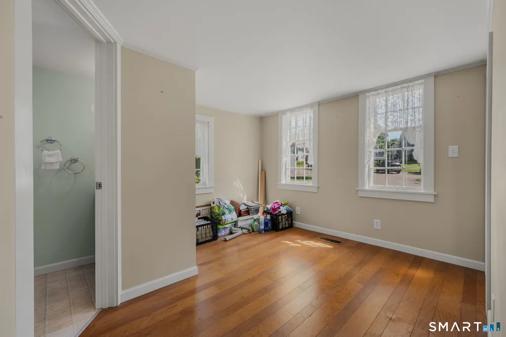 28 Church Ln, East Lyme, CT 06333