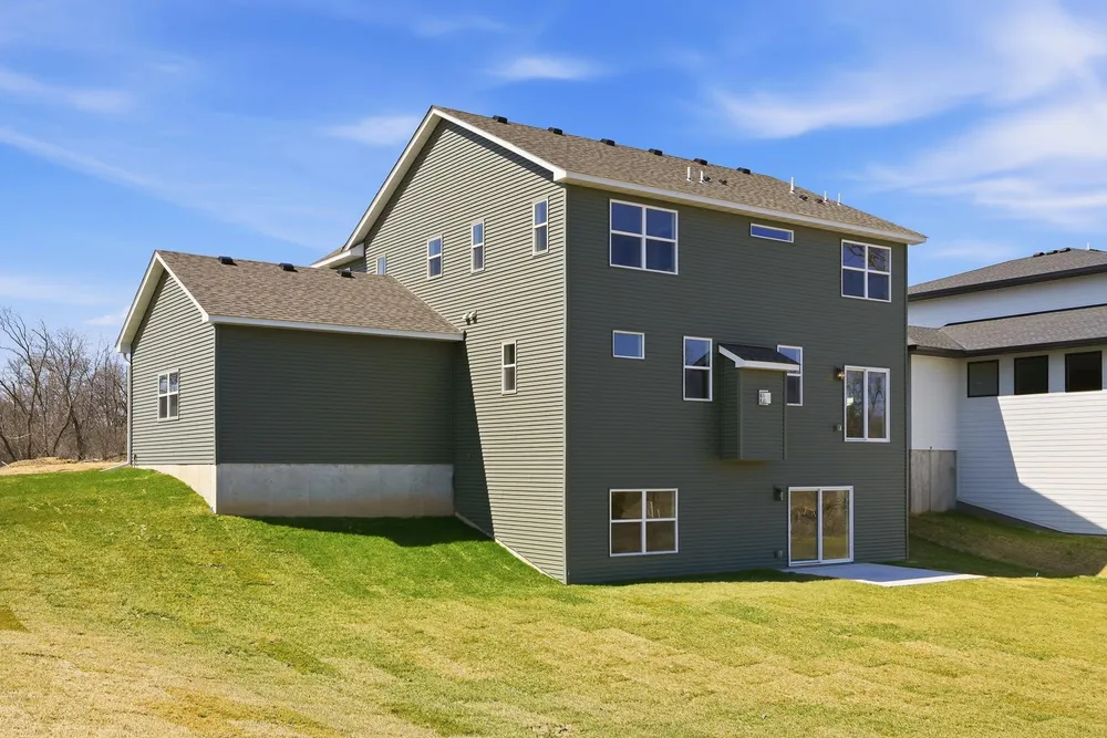 2164 Eustis St, Roseville, MN 55113