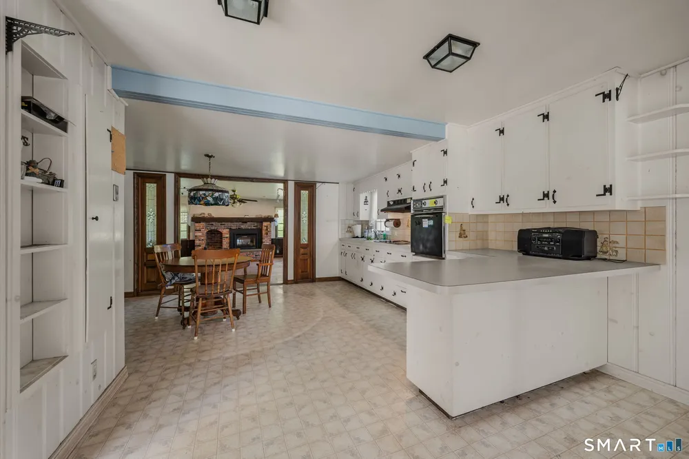 28 Church Ln, East Lyme, CT 06333