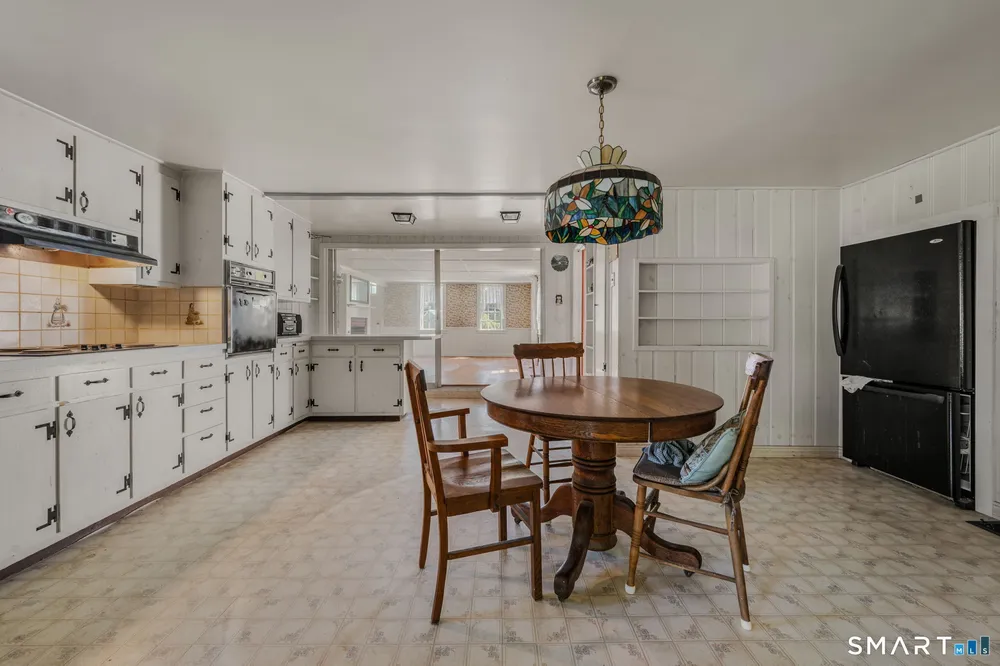 28 Church Ln, East Lyme, CT 06333