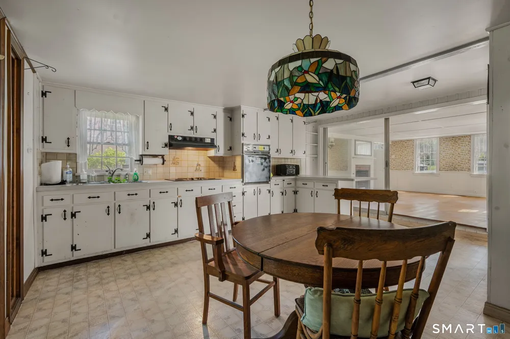 28 Church Ln, East Lyme, CT 06333