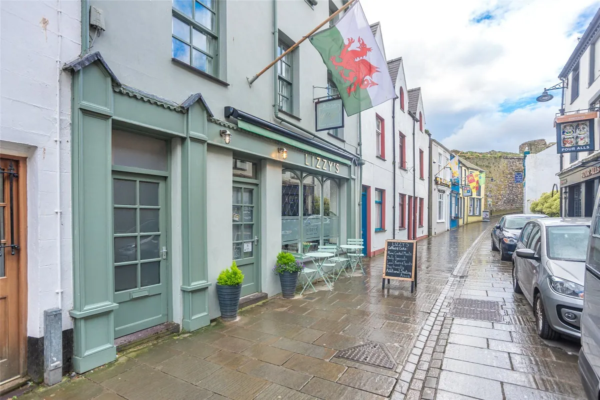 Hole in the Wall Street, Caernarfon, Gwynedd, LL55