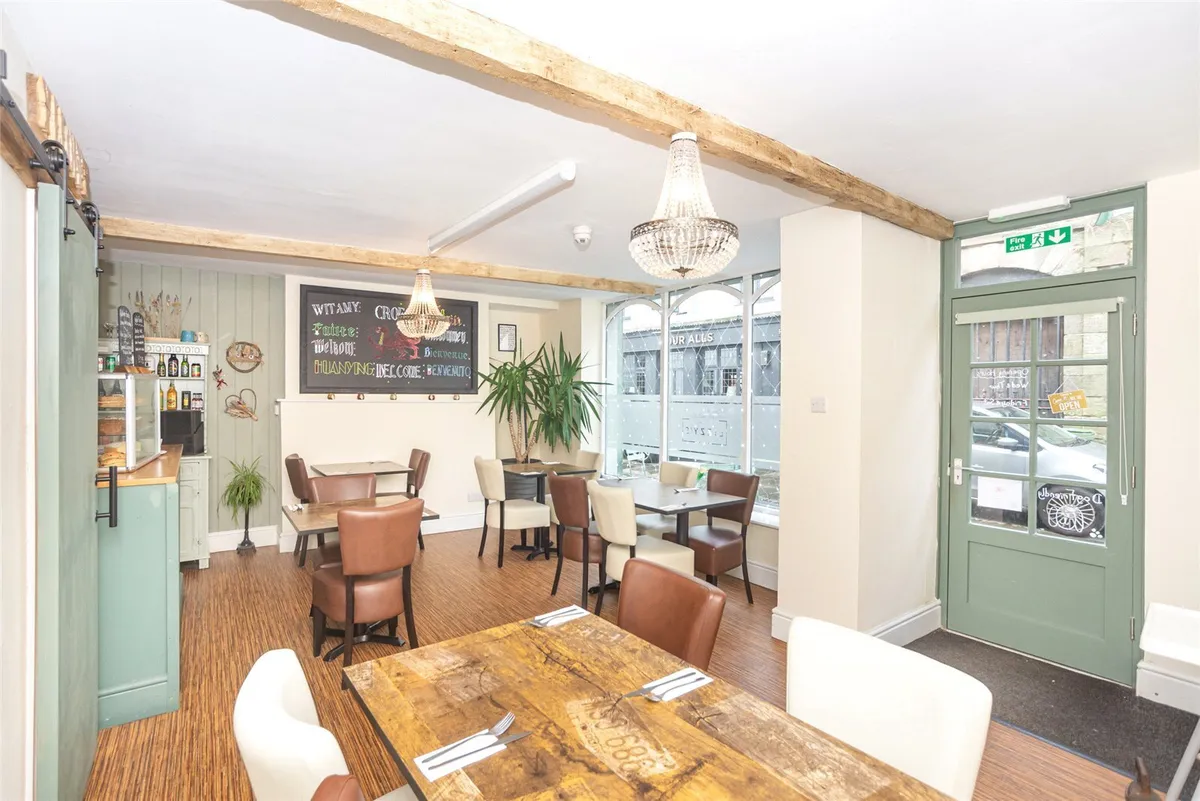 Hole in the Wall Street, Caernarfon, Gwynedd, LL55