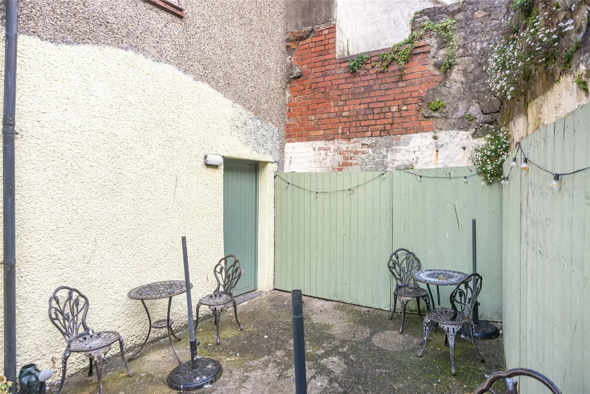 Hole in the Wall Street, Caernarfon, Gwynedd, LL55