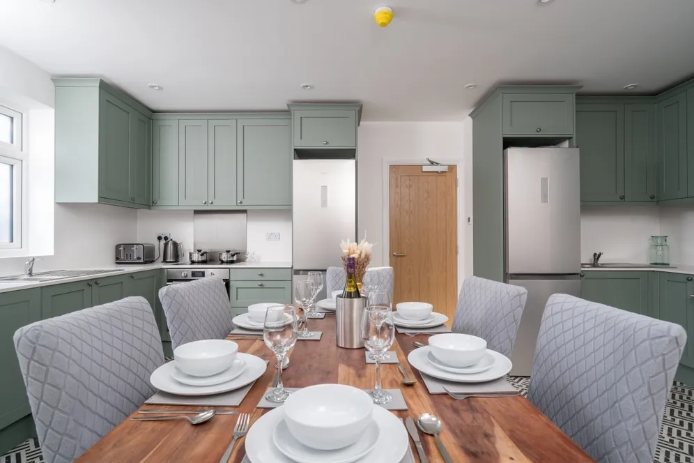 Park Avenue Hounslow TW3 photo 8
