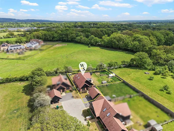 Merlin Drive, Edenbridge, Surrey, TN8
