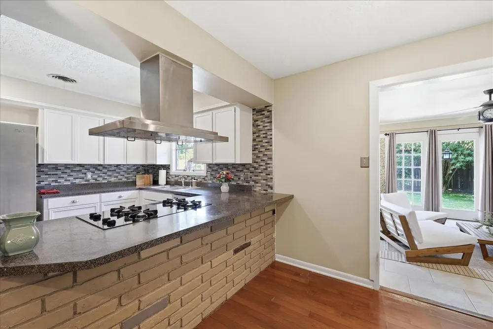 6155 Westgate Dr, Beaumont, TX 77706