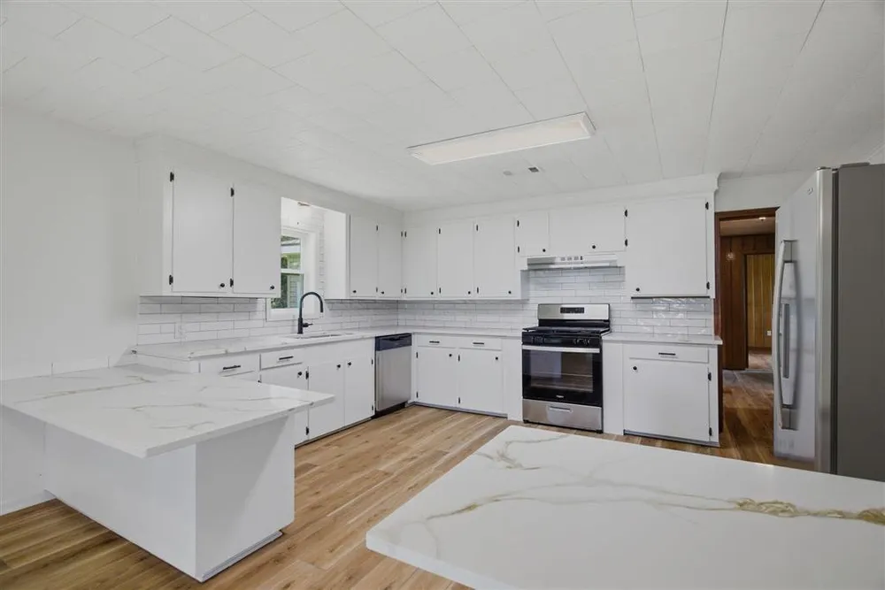 613 Palumbo St, Sulphur, LA 70663-2136