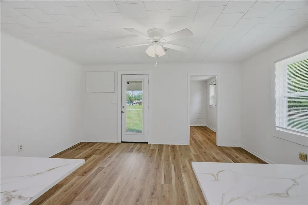613 Palumbo St, Sulphur, LA 70663-2136