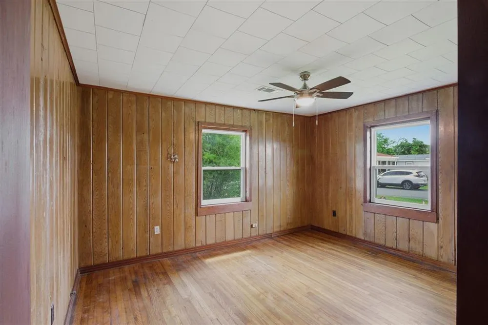 613 Palumbo St, Sulphur, LA 70663-2136