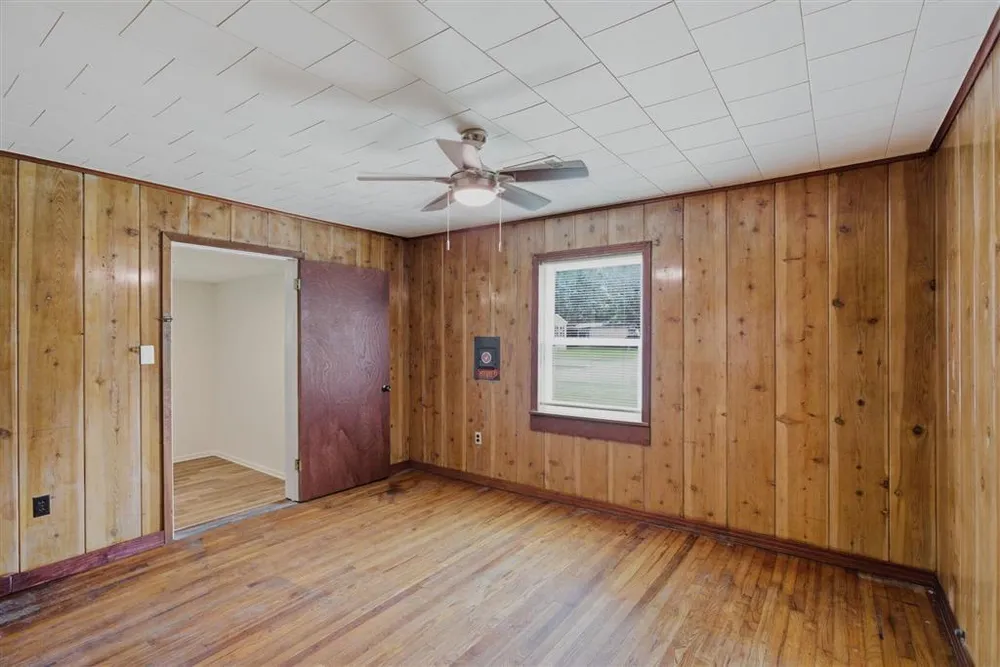 613 Palumbo St, Sulphur, LA 70663-2136
